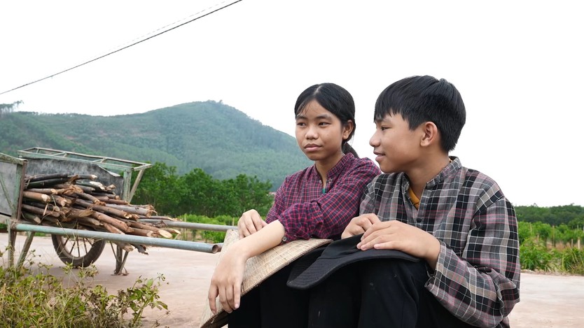 Bà ngoại U80 gồng gánh nuôi con tâm thần và cháu mồ côi - Ảnh 5.