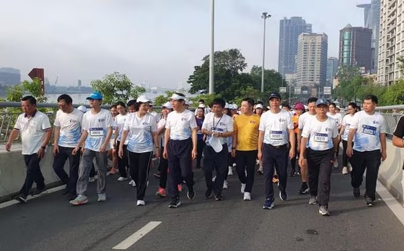 "Tự hào thành phố tôi yêu" qua bước chân những người làm báo - Ảnh 1.