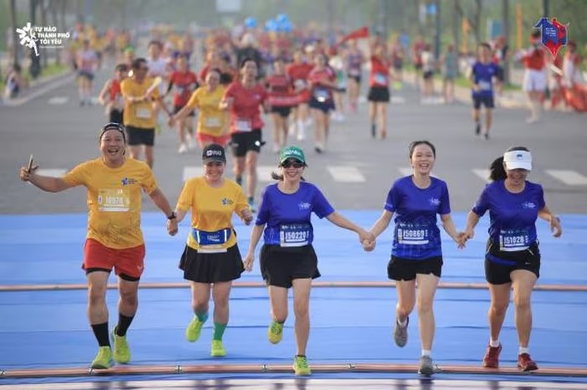 "Tự hào thành phố tôi yêu" qua bước chân những người làm báo - Ảnh 4.