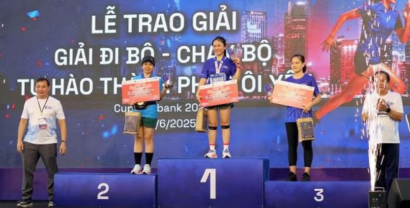 "Tự hào thành phố tôi yêu" qua bước chân những người làm báo - Ảnh 5.