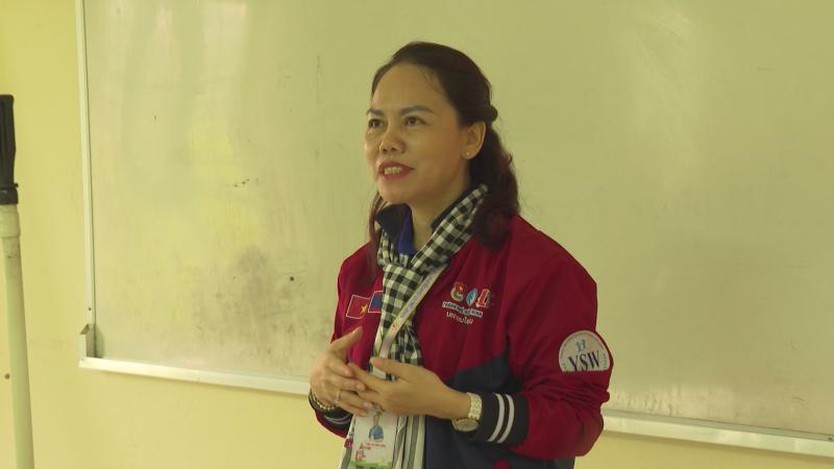 Đường may nhỏ dệt ước mơ to: Tuổi trẻ TP.HCM thắp sáng tương lai nghề may tại Lào - Ảnh 1.