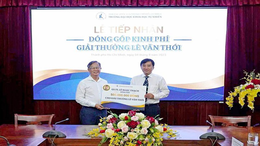 Giáo sư Lê Ngọc Thạch: Người thầy vĩ đại cống hiến trọn đời vì cộng đồng - Ảnh 1.