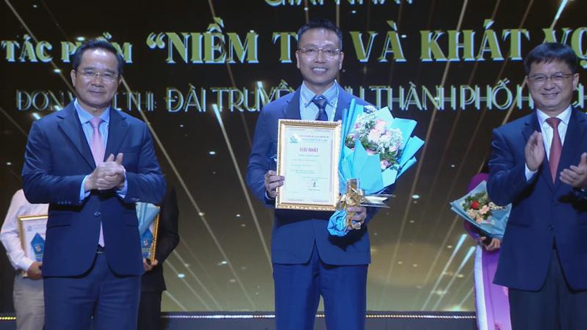 TP.HCM long trọng kỷ niệm 100 năm Ngày Báo chí Cách mạng Việt Nam và trao Giải Báo chí TP.HCM lần thứ 43- Ảnh 4.