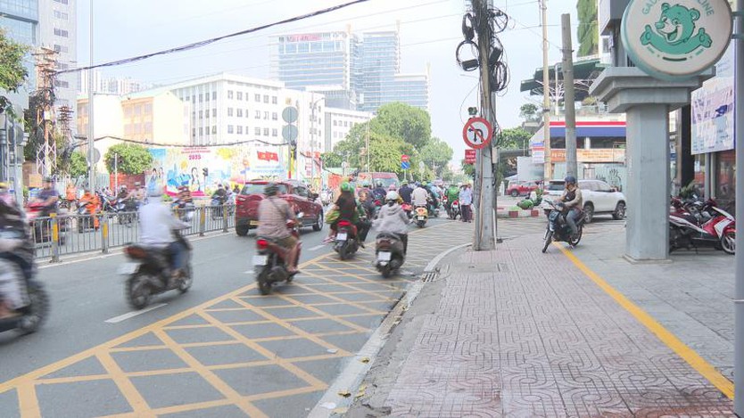 TP.HCM: Thí điểm kẻ vạch mắt võng có hiệu quả tích cực - Ảnh 1.