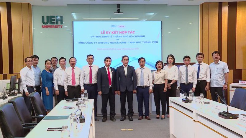 SATRA và UEH hợp tác đào tạo nguồn nhân lực chất lượng cao - Ảnh 3.