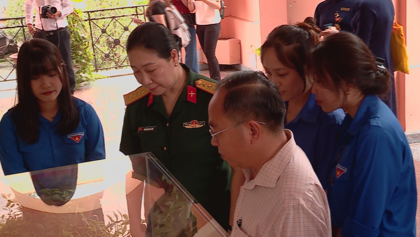 Triển lãm chuyên đề "Chủ tịch Hồ Chí Minh - Người sáng lập báo chí cách mạng Việt Nam" - Ảnh 4.
