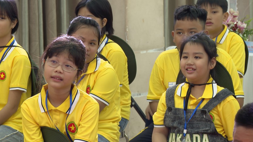 Mùa hè TP.HCM: Trẻ em vừa học vừa chơi, rèn kỹ năng sống  - Ảnh 1.