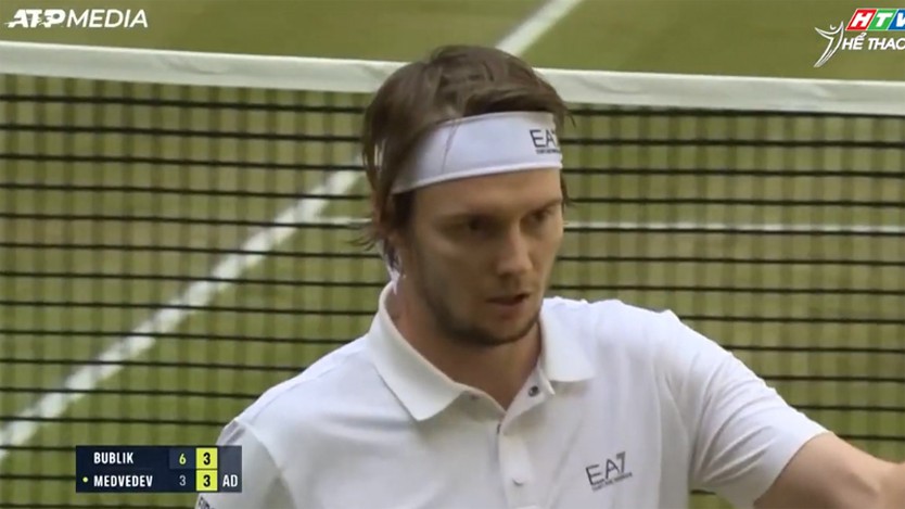 Alcaraz chứng minh phong độ trước thềm Wimbledon - Alexander Bublik vô địch Halle Open lần thứ hai - Ảnh 2.