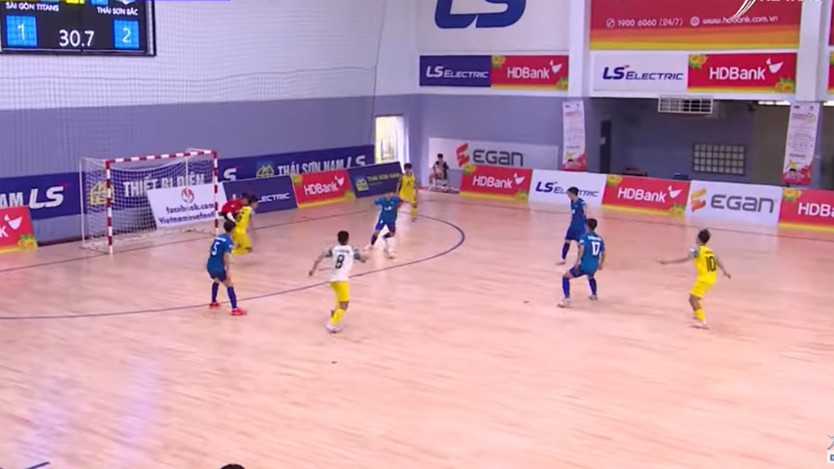 Kịch tính cuộc đua ngôi đầu giải futsal vô địch quốc gia 2025- Ảnh 1.
