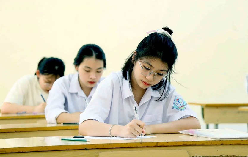 Hôm nay ngày 25/6, hơn 1,16 triệu thí sinh làm thủ tục dự thi Tốt nghiệp THPT 2025 - Ảnh 1.