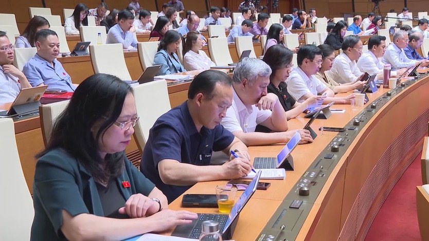Quốc hội thảo luận về triển khai công tác quy hoạch gắn với sắp xếp đơn vị hành chính- Ảnh 1.