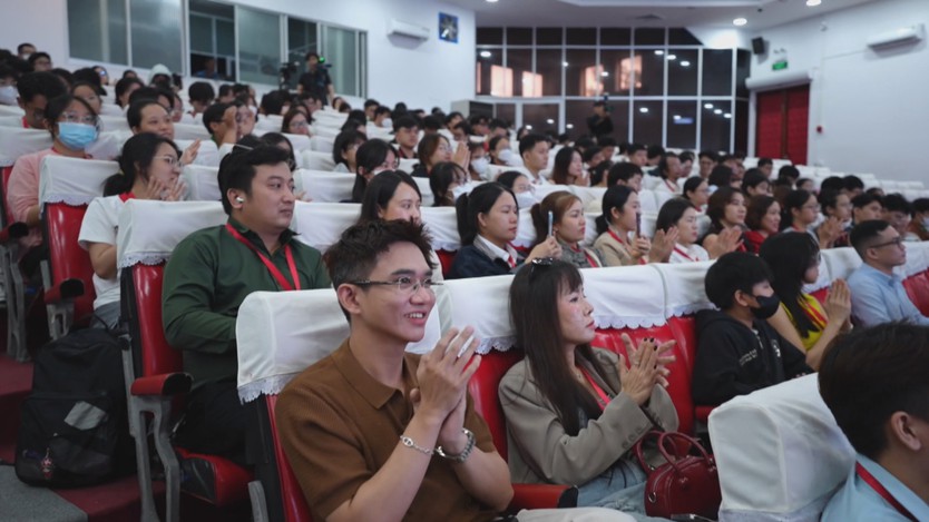 Chấm dứt kỳ thị bạch biến: Nâng tầm điều trị  - Ảnh 1.