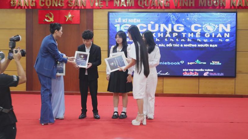 Dấu ấn một thập kỷ: Dự án "cùng con đi khắp thế gian" kiến tạo giá trị sống  - Ảnh 3.