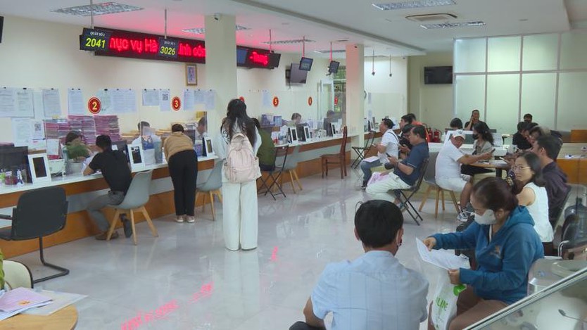 TP.HCM công bố địa điểm, số đường dây nóng Trung tâm Hành chính công 168 phường, xã - Ảnh 1.