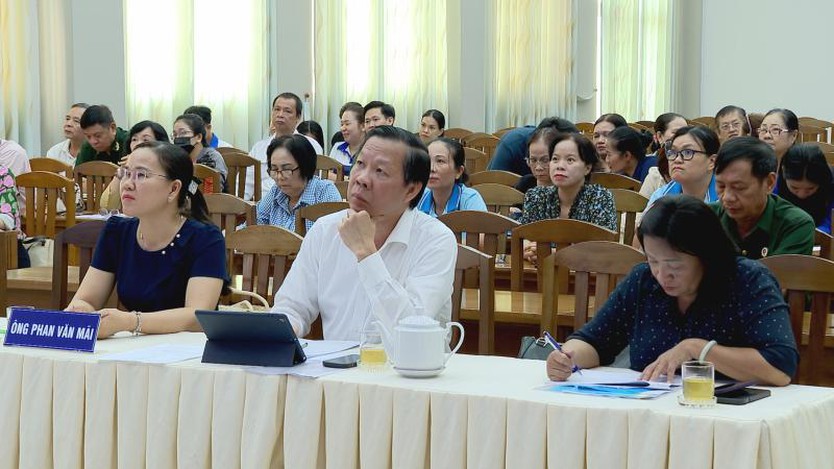 Đoàn đại biểu Quốc hội TP.HCM tiếp xúc cử tri các quận- Ảnh 1.