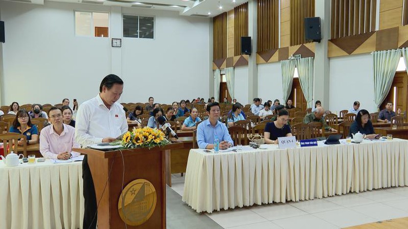Đoàn đại biểu Quốc hội TP.HCM tiếp xúc cử tri các quận- Ảnh 2.