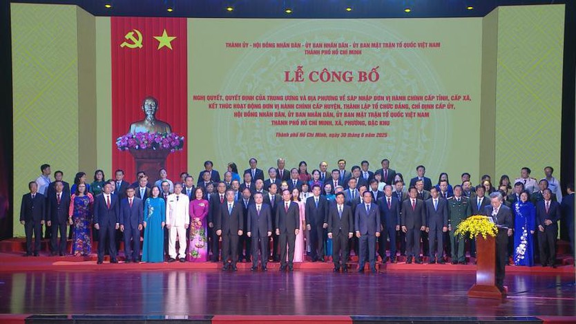 Lễ công bố các Nghị quyết, Quyết định thành lập TP.HCM, Đảng bộ và chỉ định nhân sự lãnh đạo - Ảnh 2.
