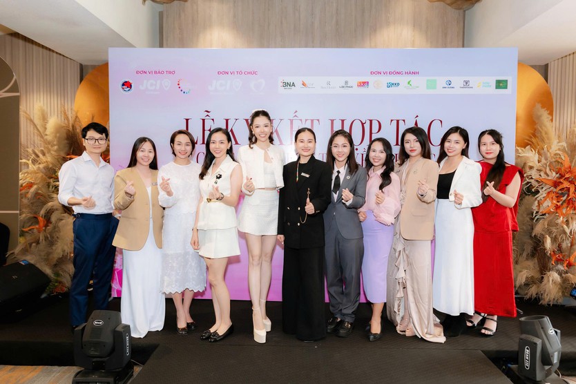 Lễ ký kết và công bố Đại sứ Truyền thông Wonder Mom: Dấu ấn sẻ chia từ trái tim người mẹ- Ảnh 2.
