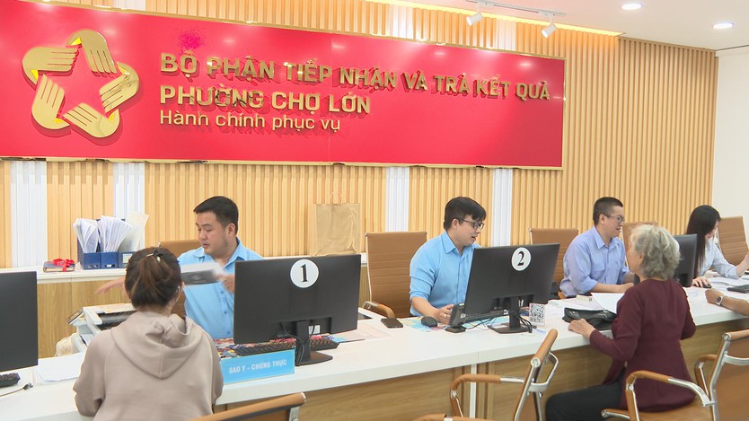 TP.HCM phân quyền triệt để: Rút ngắn thủ tục, nâng tầm hài lòng dân - Ảnh 3.