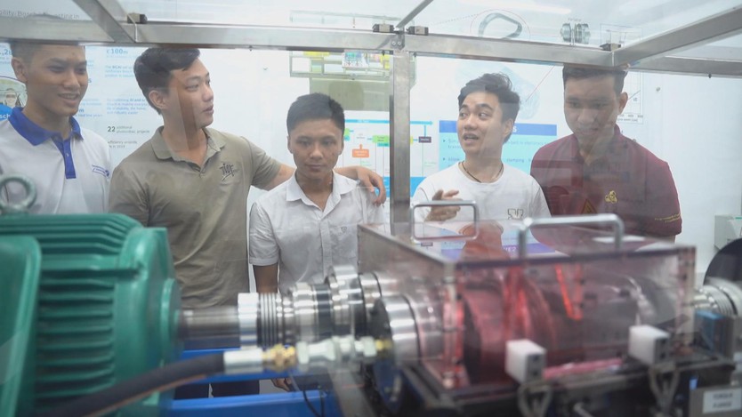 Nhiều trường Đại học công bố ngưỡng điểm xét tuyển 2025: Cơ hội và yêu cầu mới- Ảnh 2.