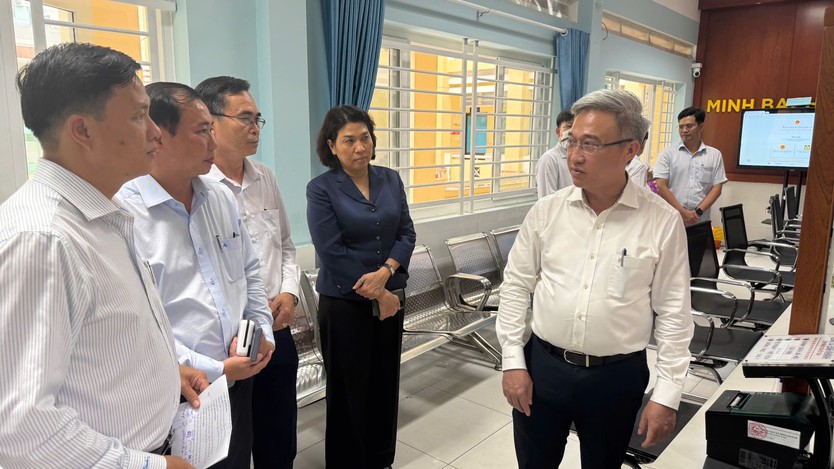 Lãnh đạo TP.HCM khảo sát việc vận hành mô hình chính quyền địa phương 2 cấp- Ảnh 2.