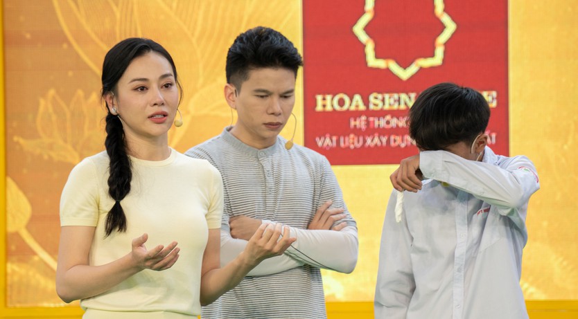 Diễn viên Phương Oanh: Biến cố tuổi 15 và ước muốn lớn nhanh để kiếm tiền nuôi cha mẹ - Ảnh 2.