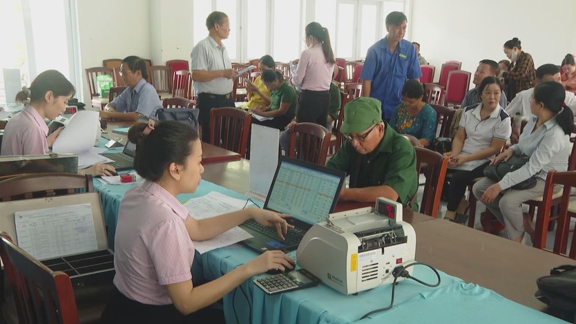 Ngân hàng Chính sách xã hội vững bước đồng hành cùng người dân TP.HCM mới - Ảnh 6.