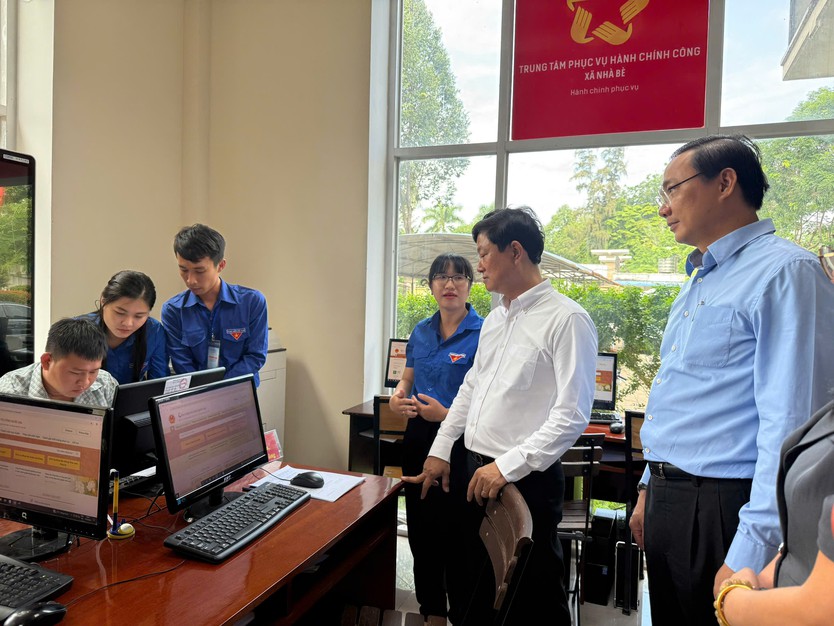 HĐND TP.HCM khảo sát tình hình tổ chức, hoạt động tại xã Nhà Bè - Ảnh 1.