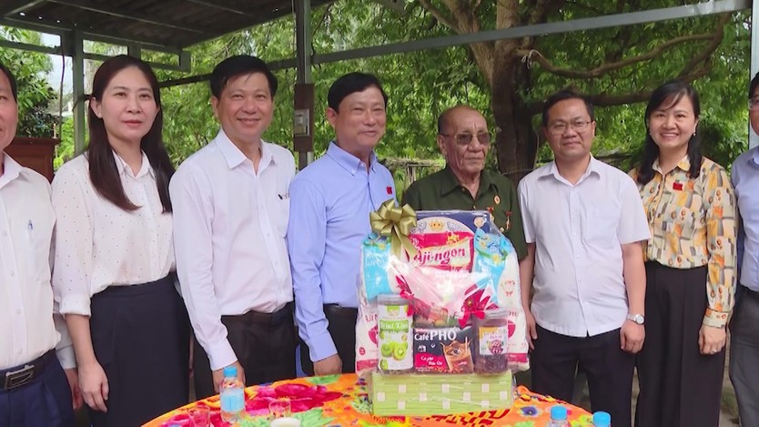 Thường trực HĐND TP.HCM làm việc với xã Long Sơn  - Ảnh 3.