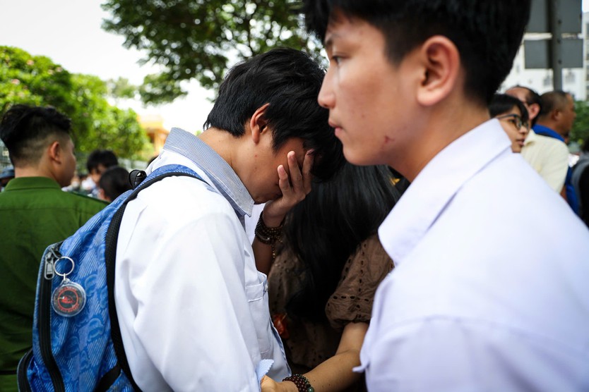 Mùa báo điểm thi: Điểm số quan trọng, nhưng có phải là tất cả? - Ảnh 2.