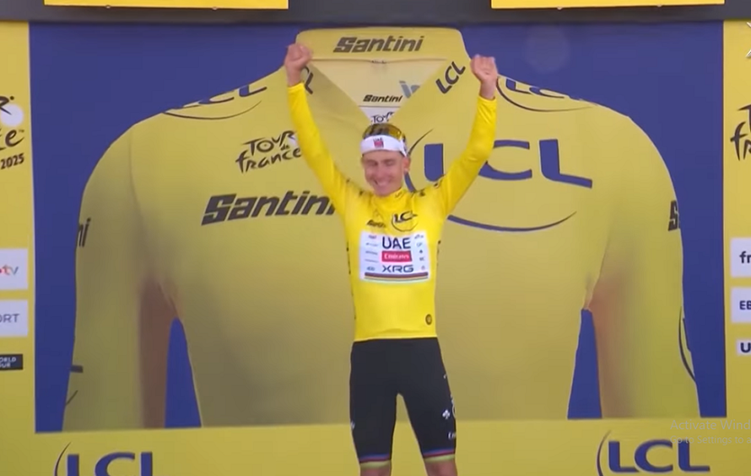 Thắng chặng 12, Tadej Pogacar mặc áo vàng Tour de France  - Ảnh 1.