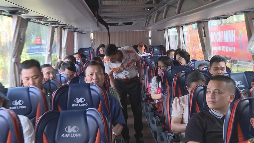 Nhiều giải pháp hỗ trợ cán bộ, công chức sau sáp nhập - Ảnh 5.