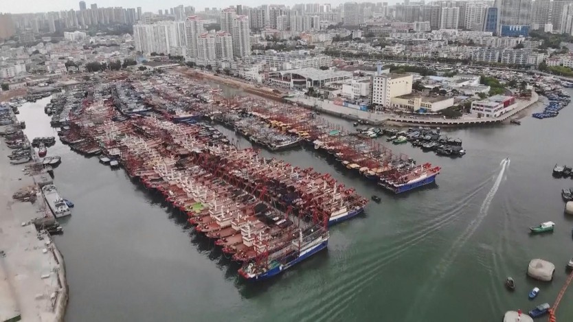 Bão Wipha quét qua Philippines, hướng về phía Nam Trung Quốc - Ảnh 2.