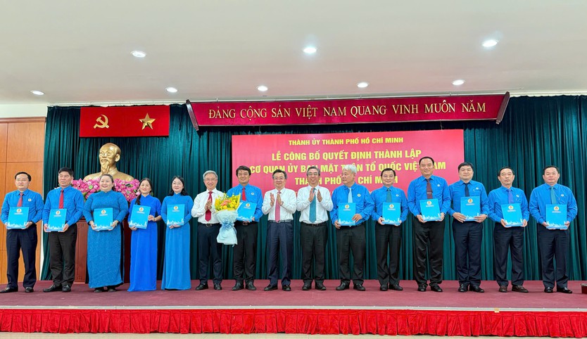 Công bố quyết định thành lập cơ quan Ủy ban Mặt trận Tổ quốc Việt Nam TP.HCM - Ảnh 2.