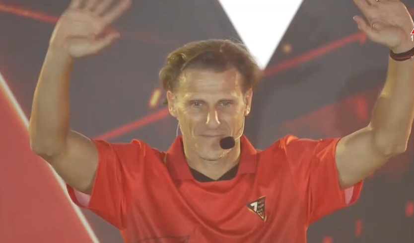 Huyền thoại bóng đá Diego Forlán đến Việt Nam - Ảnh 1.