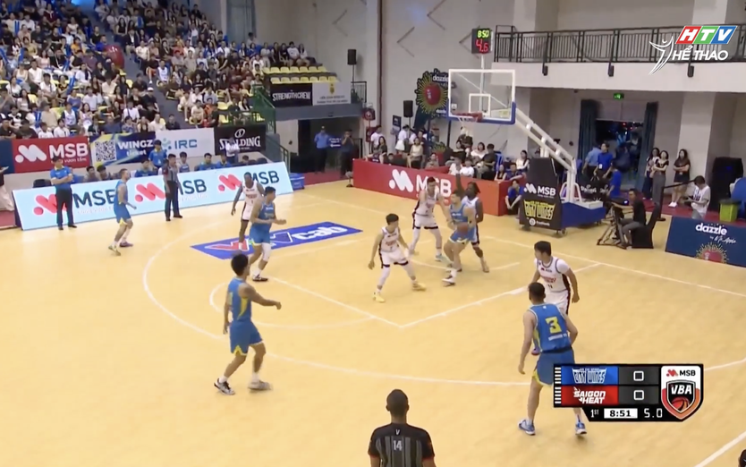 VBA 2025: Cuộc đua playoff nóng bỏng, Hà Nội Buffalo chắc chắn vé đầu tiên - Ảnh 2.