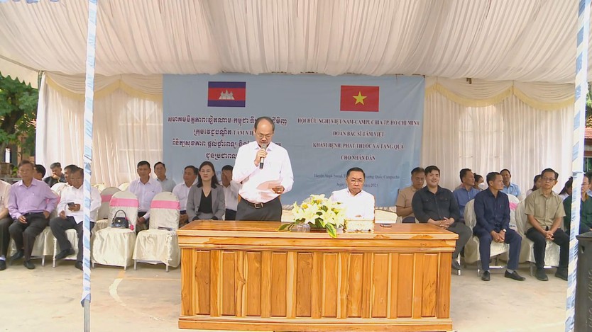 TP.HCM hỗ trợ y tế cho người dân khó khăn ở Campuchia - Ảnh 1.
