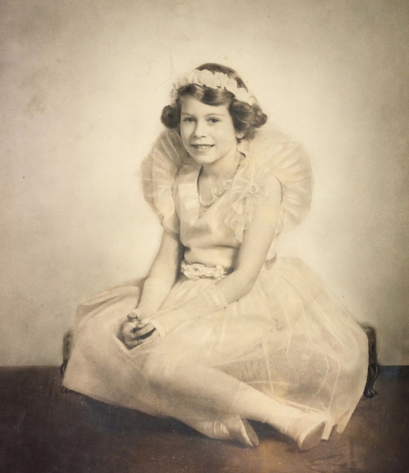  Nữ hoàng Elizabeth - Ảnh 2.