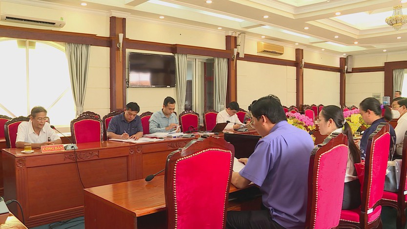Đoàn ĐBQH TP.HCM tiếp công dân liên quan cấp giấy chứng nhận quyền sử dụng đất - Ảnh 2.