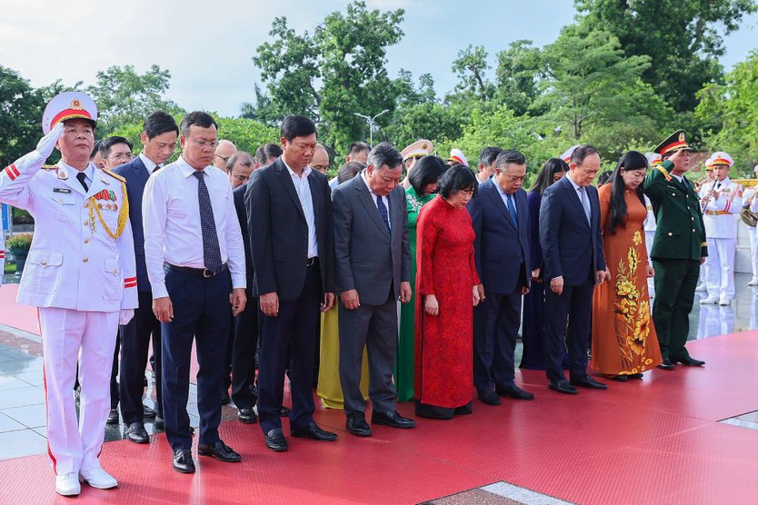 Tổng Bí thư Tô Lâm và lãnh đạo Đảng, Nhà nước tưởng niệm các Anh hùng liệt sĩ - Ảnh 5.
