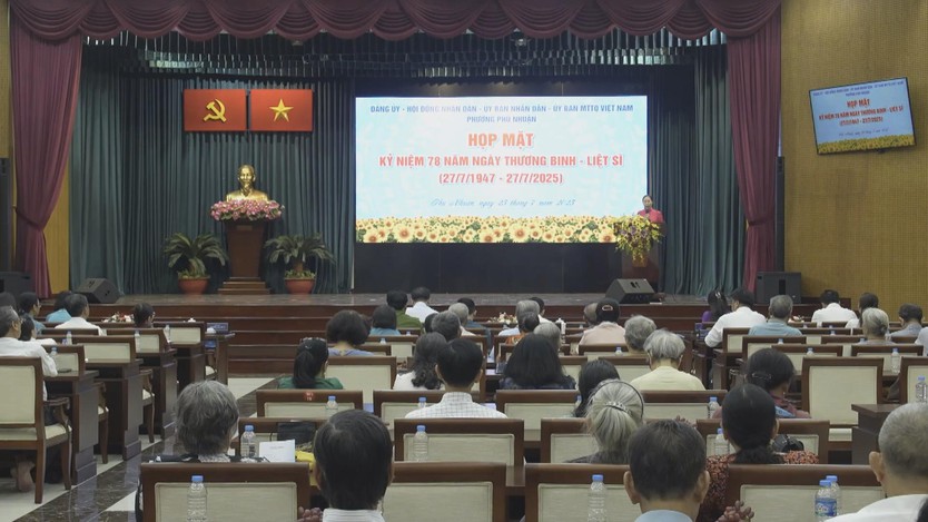 Phường Phú Nhuận họp mặt các gia đình chính sách tiêu biểu - Ảnh 1.