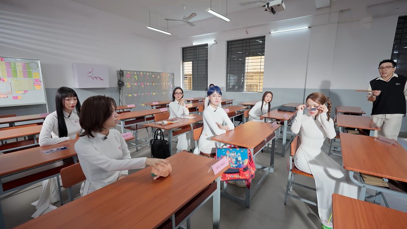 Các "em xinh" cùng nhau "náo loạn" giảng đường - Ảnh 1.