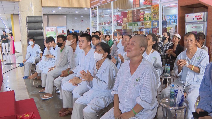 Bệnh viện Quân y 175 tổ chức giai điệu yêu thương tri ân thương binh, liệt sĩ- Ảnh 1.
