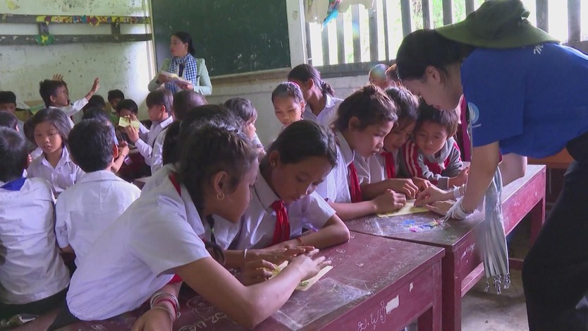 Thanh niên TP.HCM: Đại sứ tình nguyện, vun đắp nghĩa tình Việt - Lào- Ảnh 1.