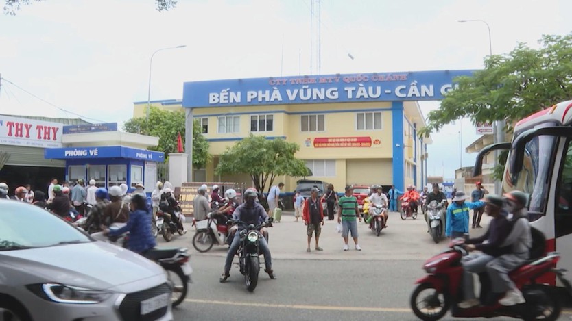 TP.HCM tăng phà vượt biển chở khách tuyến Cần Giờ - Vũng Tàu - Ảnh 4.
