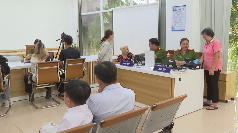 Mở rộng phạm vi cấp căn cước phục vụ người dân- Ảnh 7.