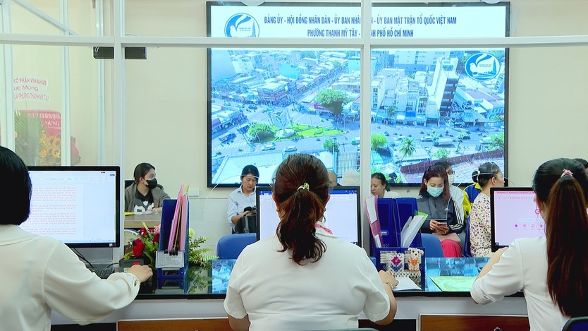 Trung tâm Phục vụ Hành chính công các phường tại TP.HCM hoạt động thông suốt, hiệu quả - Ảnh 7.
