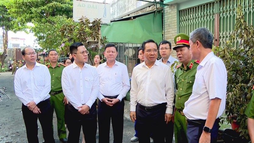 TP.HCM tổ chức hỗ trợ bước đầu cho gia đình các nạn nhân và khẩn trương điều tra vụ cháy chung cư Độc lập- Ảnh 6.