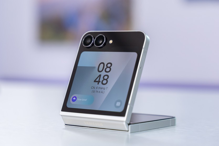 Samsung ra mắt Galaxy Z Flip7: Tối ưu thiết kế gập cùng hỗ trợ A.I. toàn diện - Ảnh 8.