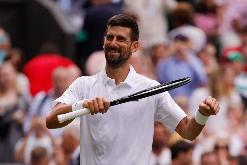 Sinner và Djokovic vào tứ kết Wimbledon  - Ảnh 1.